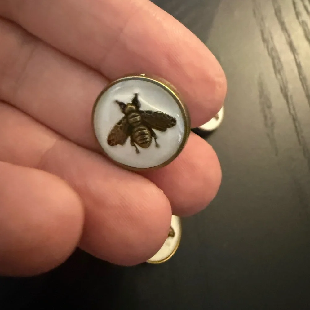 Preloved Set of 5 Gucci Gold Bee buttons - Cream & Gold Set